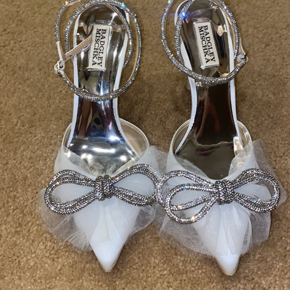 Sacred Bow Pump - Picture 1 of 6